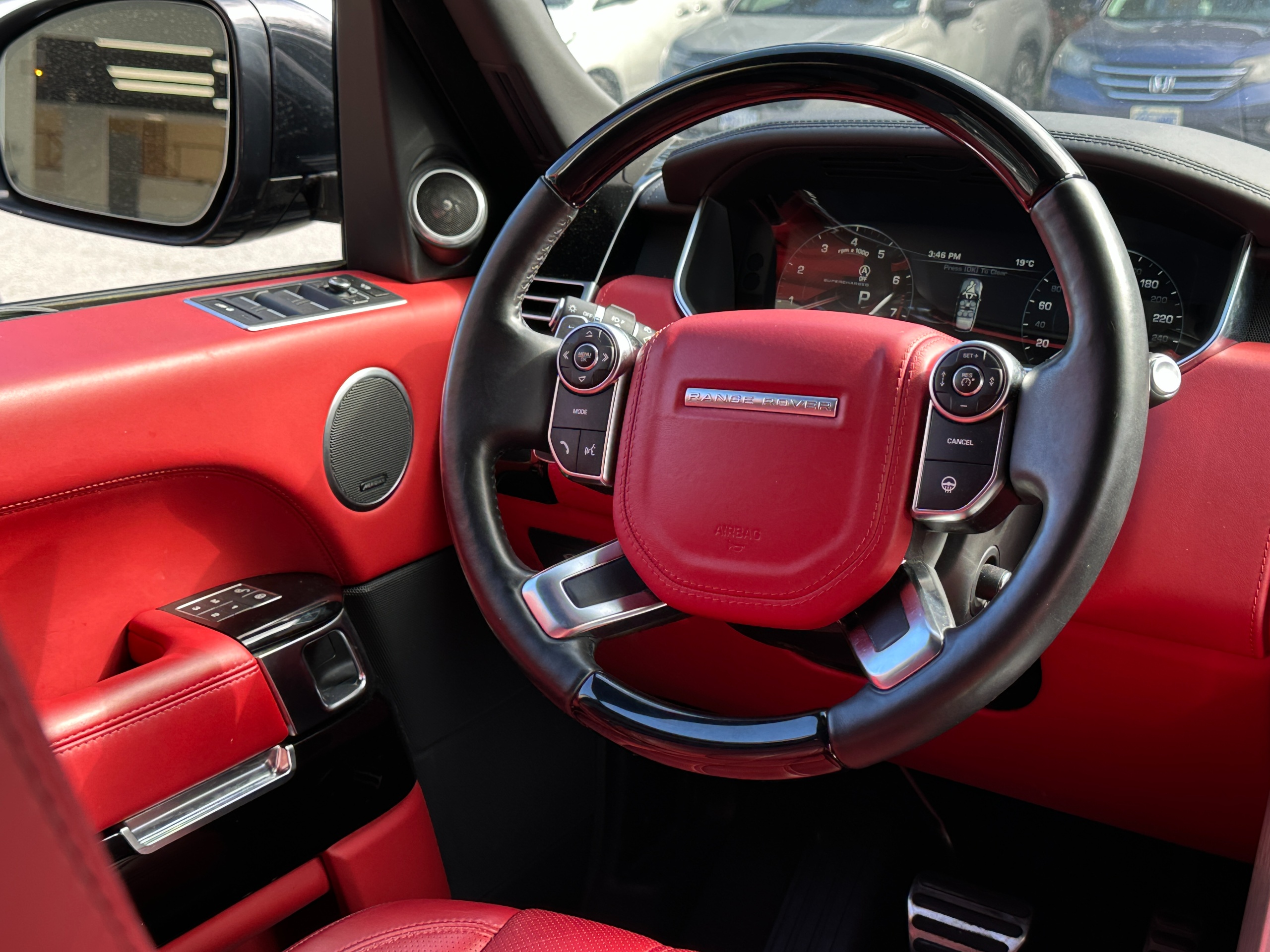 2015 Land Rover Range Rover - Image 9